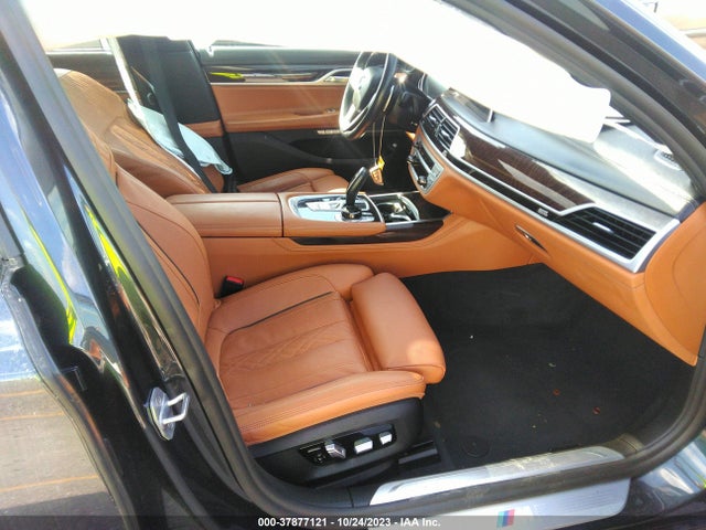 WBA7F0C53JGM23987 BMW 750i
