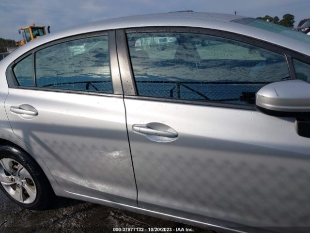 19XFB2F57EE266780 Honda Civic Sedan Lx