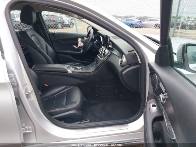55SWF4JB3HU205632 Mercedes-Benz C 300 Sport/luxury/