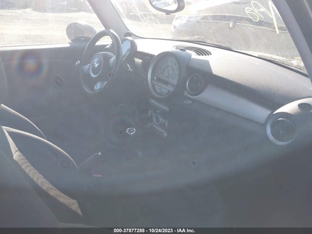 2009 MINI COOPER HARDTOP WMWMF33529TU75375 Photo 4