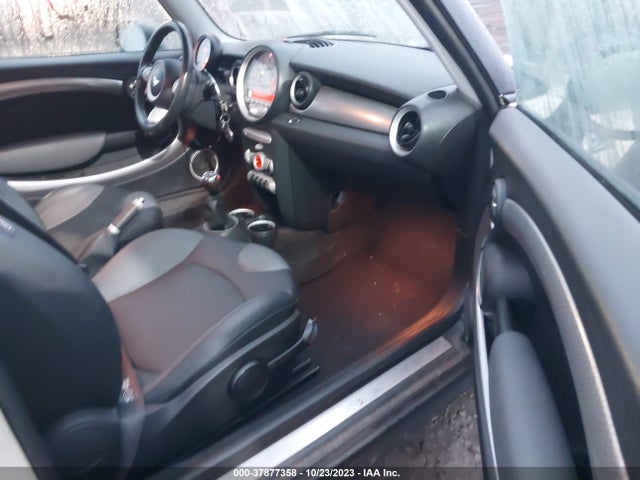 2007 MINI COOPER HARDTOP WMWMF73567TL85330 Photo 4