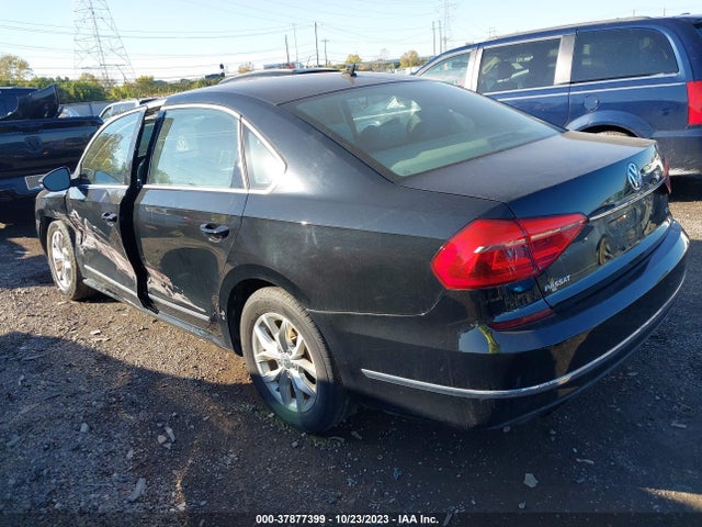 1VWAS7A34GC051958 Volkswagen Passat 1.8t S