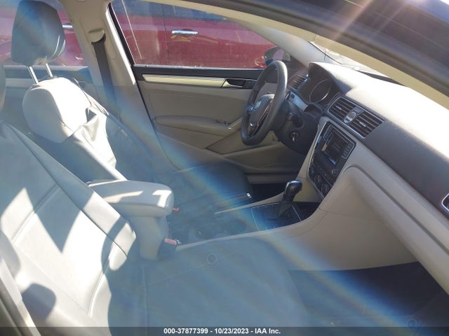 1VWAS7A34GC051958 Volkswagen Passat 1.8t S