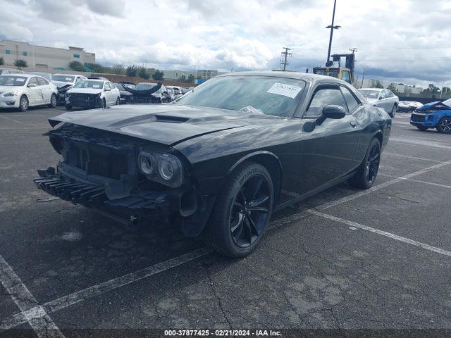 Dodge Challenger Sxt 2018 2C3CDZAG5JH172429 Image 2