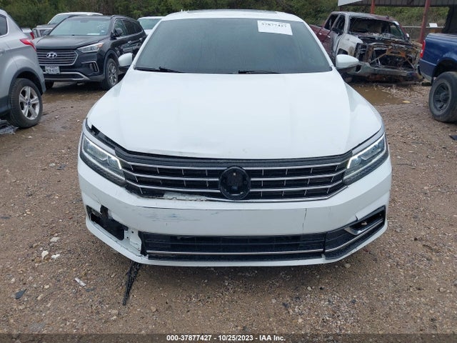 1VWBT7A38HC014723 Volkswagen Passat 1.8t Se