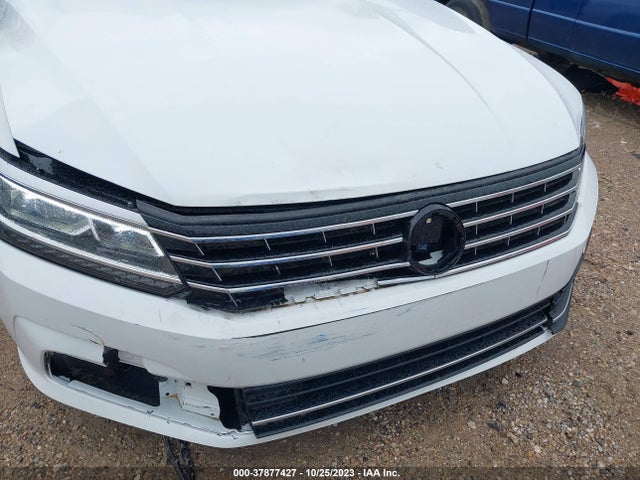 1VWBT7A38HC014723 Volkswagen Passat 1.8t Se