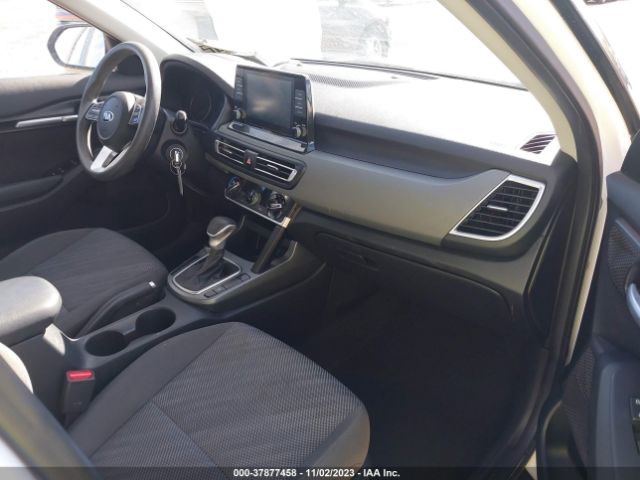 KNDEPCAA8M7179993 KIA Seltos Lx