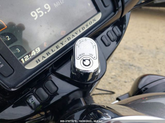 2016 HARLEY-DAVIDSON FLHTKL 1HD1KKL1XGB610774 Photo 10