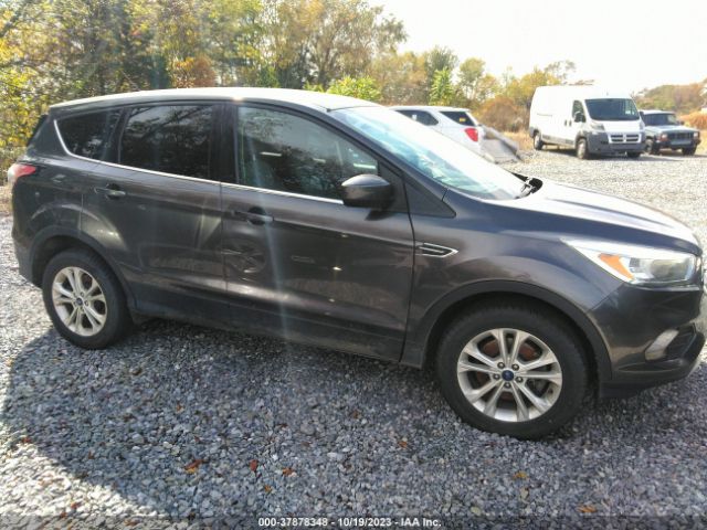 1FMCU9GD8HUE37730 Ford ESCAPE SE