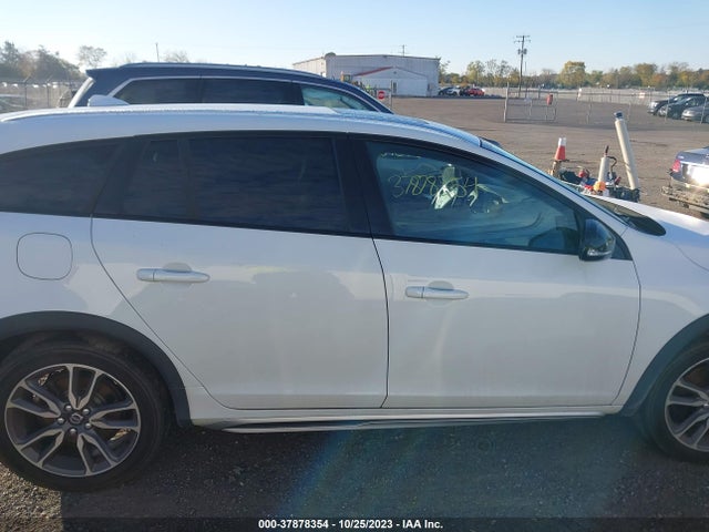 2015 VOLVO V60 CROSS COUNTRY T5 VIN: YV4612HK2F1000302