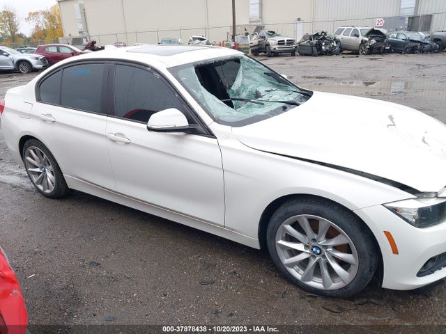 BMW 320i Xdrive 2016 WBA8A3C52GK551700 Image 12