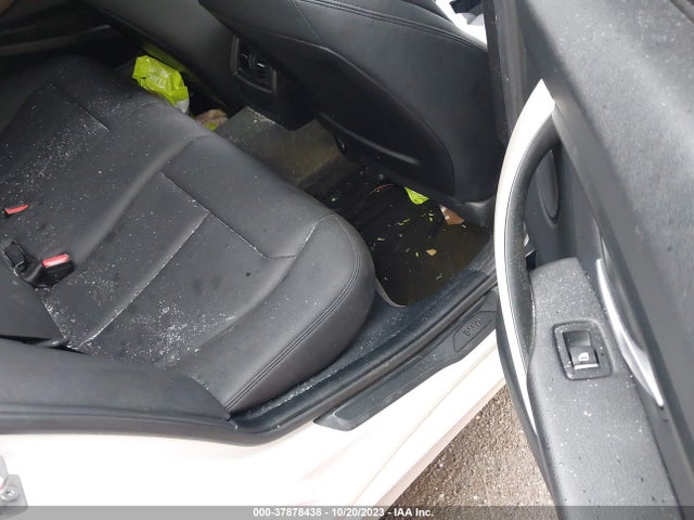 BMW 320i Xdrive 2016 WBA8A3C52GK551700 Image 8