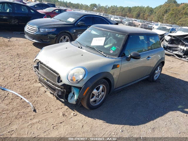 2010 MINI COOPER HARDTOP WMWMF3C59ATZ25270 Photo 1