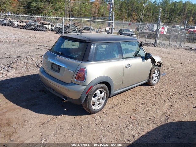 2010 MINI COOPER HARDTOP WMWMF3C59ATZ25270 Photo 3