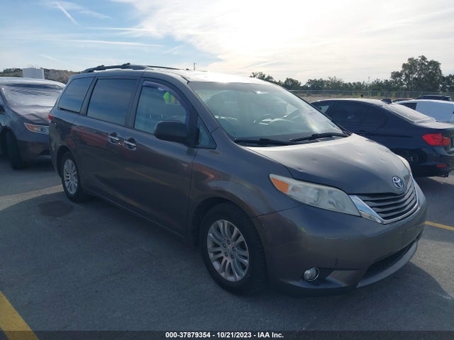 2011 TOYOTA SIENNA XLE V6 VIN: 5TDYK3DC5BS055112