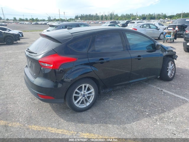 2018 FORD FOCUS SE VIN: 1FADP3K23JL324045