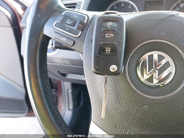 1VWAT7A30EC062353 Volkswagen Passat Wolfsburg Ed