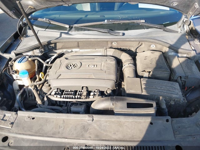 1VWAT7A38EC058289 Volkswagen Passat Wolfsburg Ed
