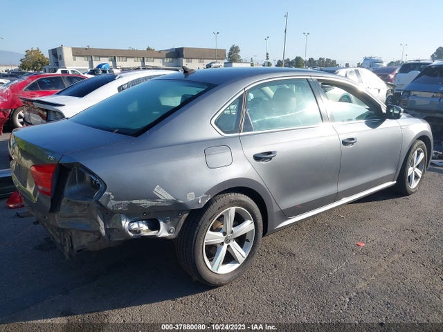 1VWAT7A38EC058289 Volkswagen Passat Wolfsburg Ed