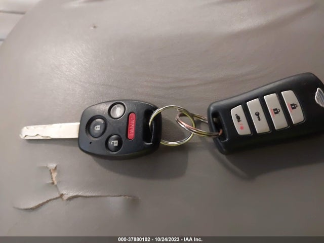2011 HONDA PILOT EX-L VIN: 5FNYF4H71BB050551