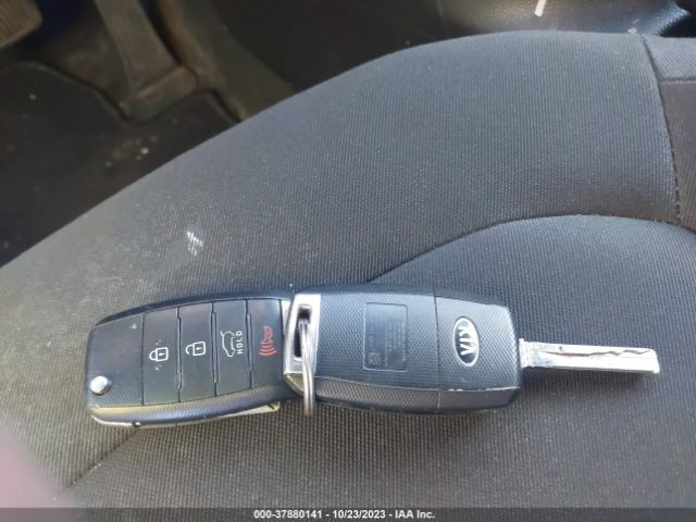 KNDJN2A25H7437707 KIA Soul Base