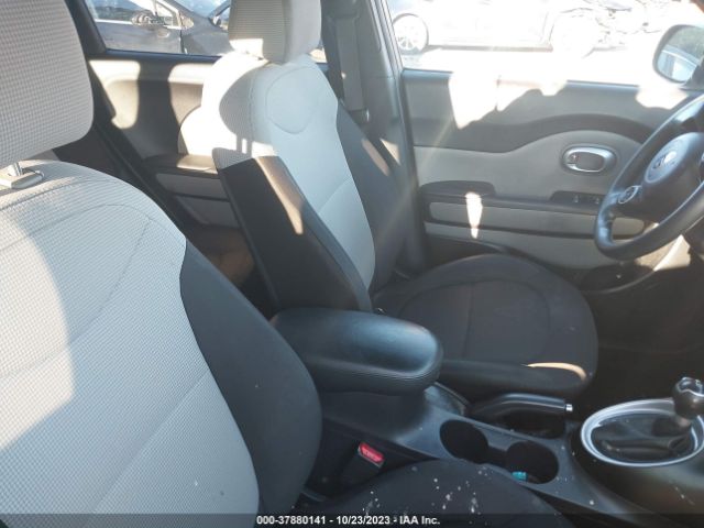 KNDJN2A25H7437707 KIA Soul Base
