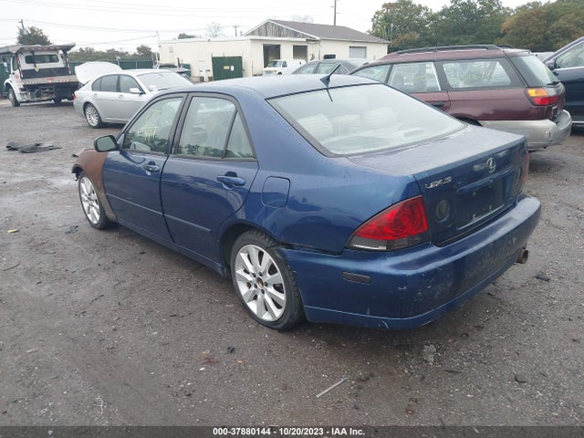 2001 LEXUS IS 300 VIN: JTHBD182610016714