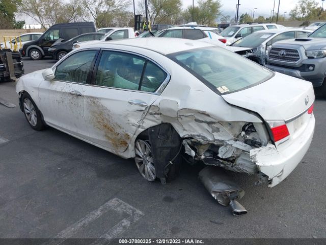 1HGCR3F95FA013552 Honda Accord Sedan Touring