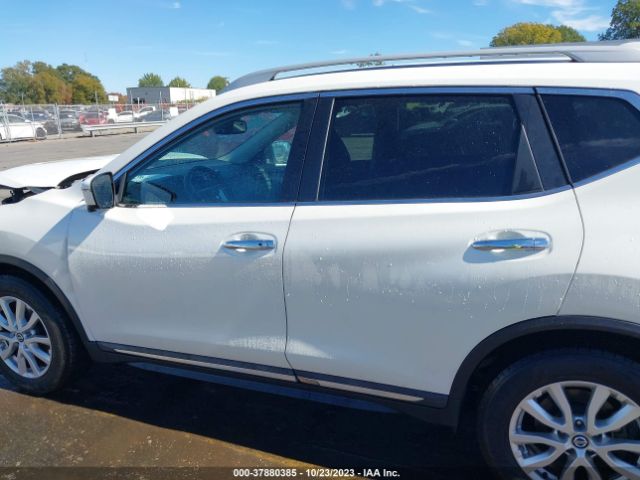 5N1AT2MT8HC879782 Nissan Rogue Sl