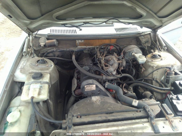 1990 VOLVO 240 DL VIN: YV1AA8846L1389985