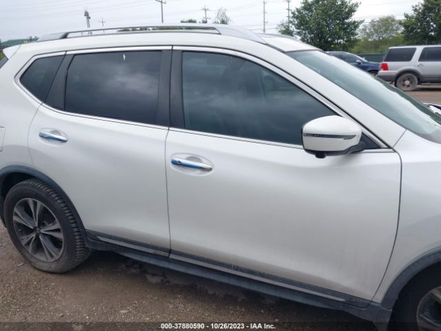 JN8AT2MT3JW458436 Nissan Rogue Sl