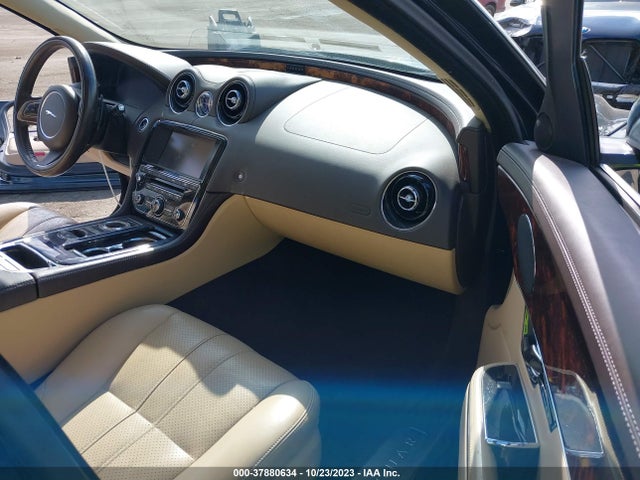 2011 JAGUAR XJ SAJWA1CB6BLV14514 Photo 4