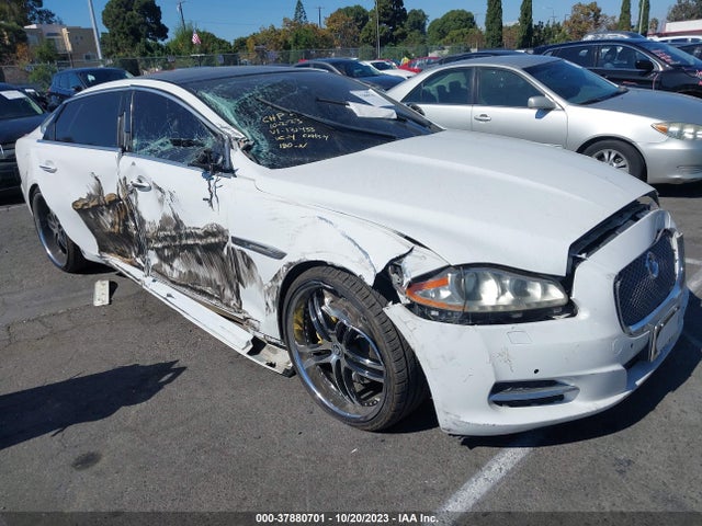 2011 JAGUAR XJ SAJWA2GB0BLV10247 Photo 0