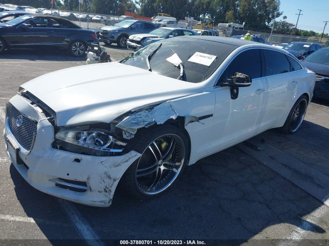 2011 JAGUAR XJ SAJWA2GB0BLV10247 Photo 1