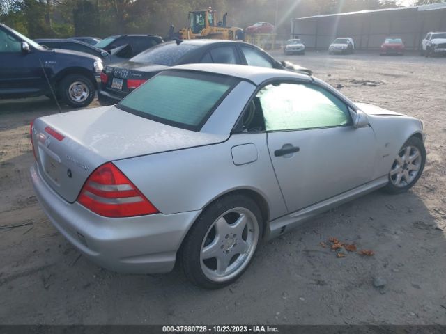 1999 MERCEDES-BENZ SLK 230 WDBKK47F6XF127748 Photo 3