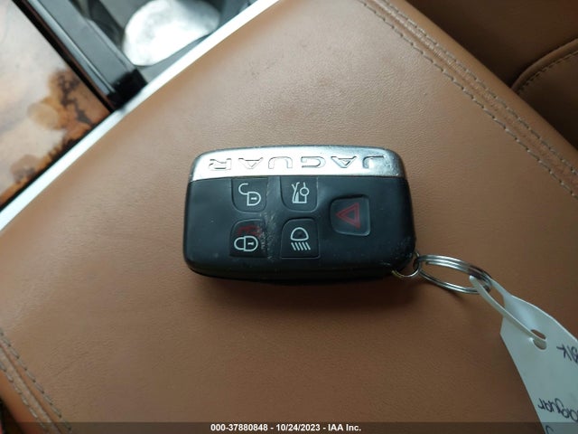 2015 JAGUAR XF SAJWJ0FF2F8U49517 Photo 10