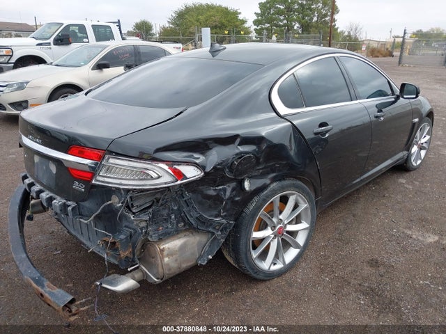 2015 JAGUAR XF SAJWJ0FF2F8U49517 Photo 3