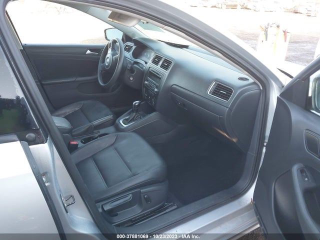 3VWD17AJ4EM254357 Volkswagen Jetta Sedan Se