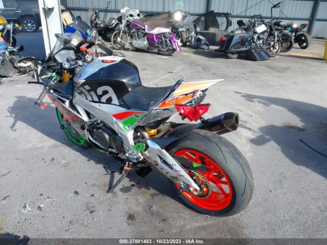 2017 APRILIA RSV4 ZD4KEU004HS000041 Photo 2