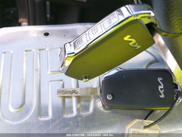KNDJ23AU6N7176213 KIA SOUL LX