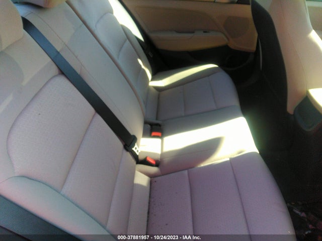 2018 HYUNDAI ELANTRA SE VIN: 5NPD74LF4JH273970