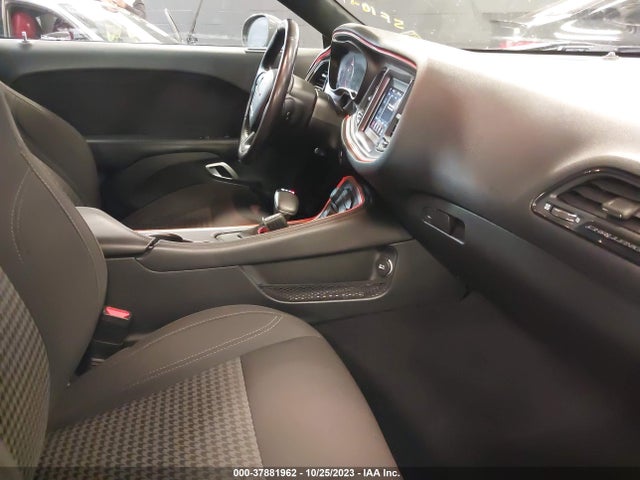 2019 DODGE CHALLENGER SXT VIN: 2C3CDZGG5KH676195