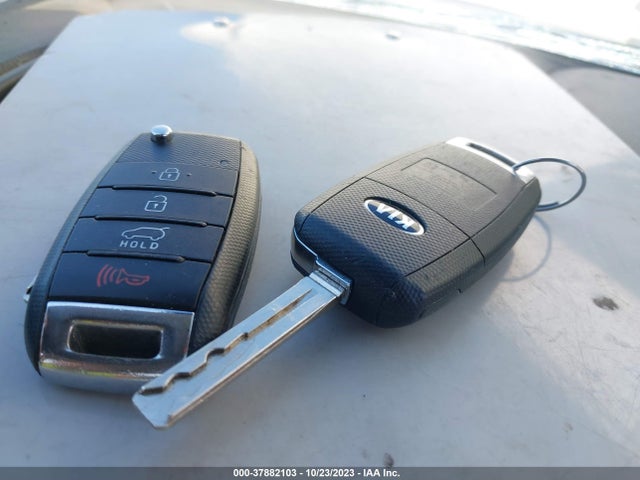 KIA SOUL + 2016 KNDJP3A51G7406575 Image 11