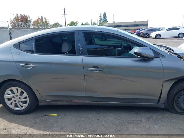 Hyundai ELANTRA SE 2018 KMHD74LF0JU449849 Image 12