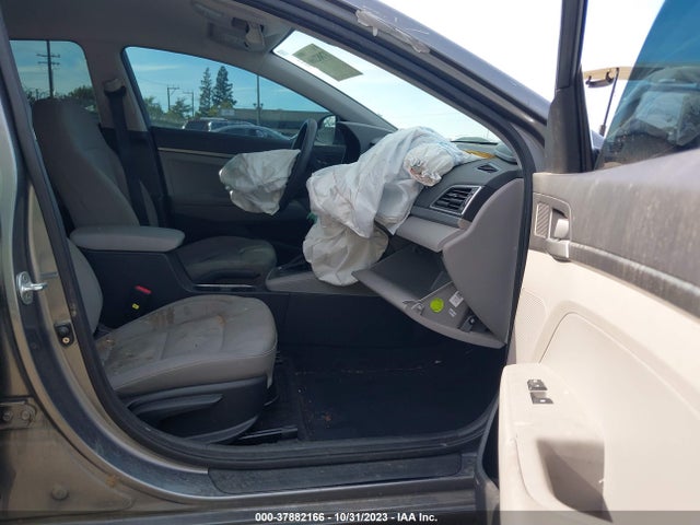 Hyundai ELANTRA SE 2018 KMHD74LF0JU449849 Image 5