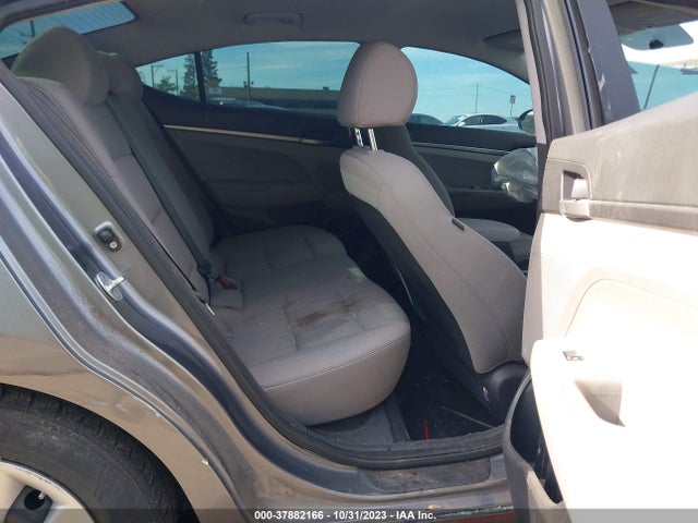Hyundai ELANTRA SE 2018 KMHD74LF0JU449849 Image 8