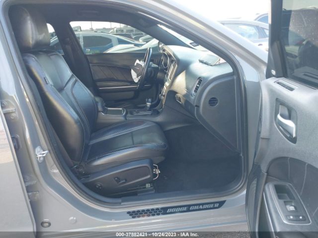 2C3CDXHG6JH135643 Dodge Charger Sxt Plus Rwd