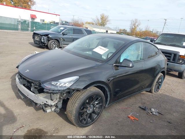 5YJYGDEE8MF060951 Tesla Model Y Long Range