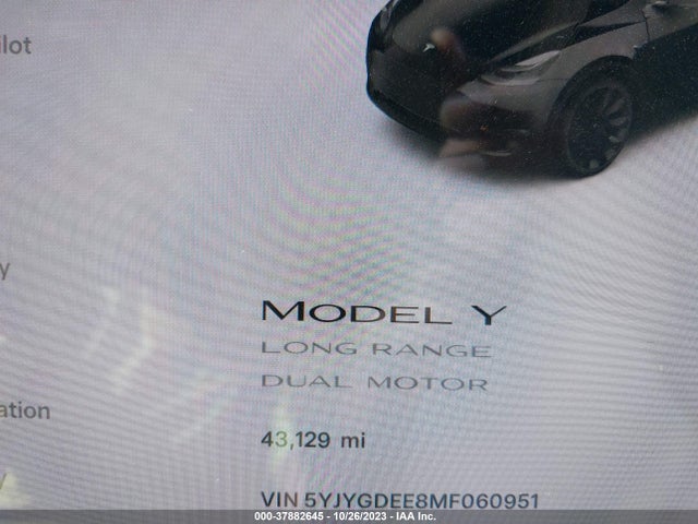 5YJYGDEE8MF060951 Tesla Model Y Long Range
