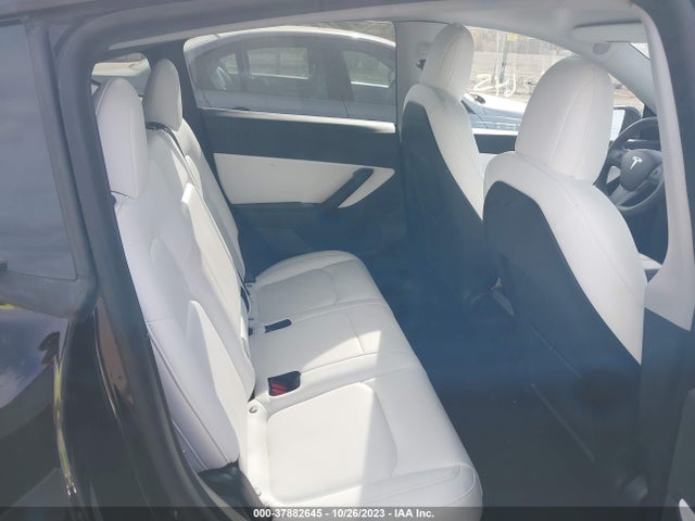 5YJYGDEE8MF060951 Tesla Model Y Long Range